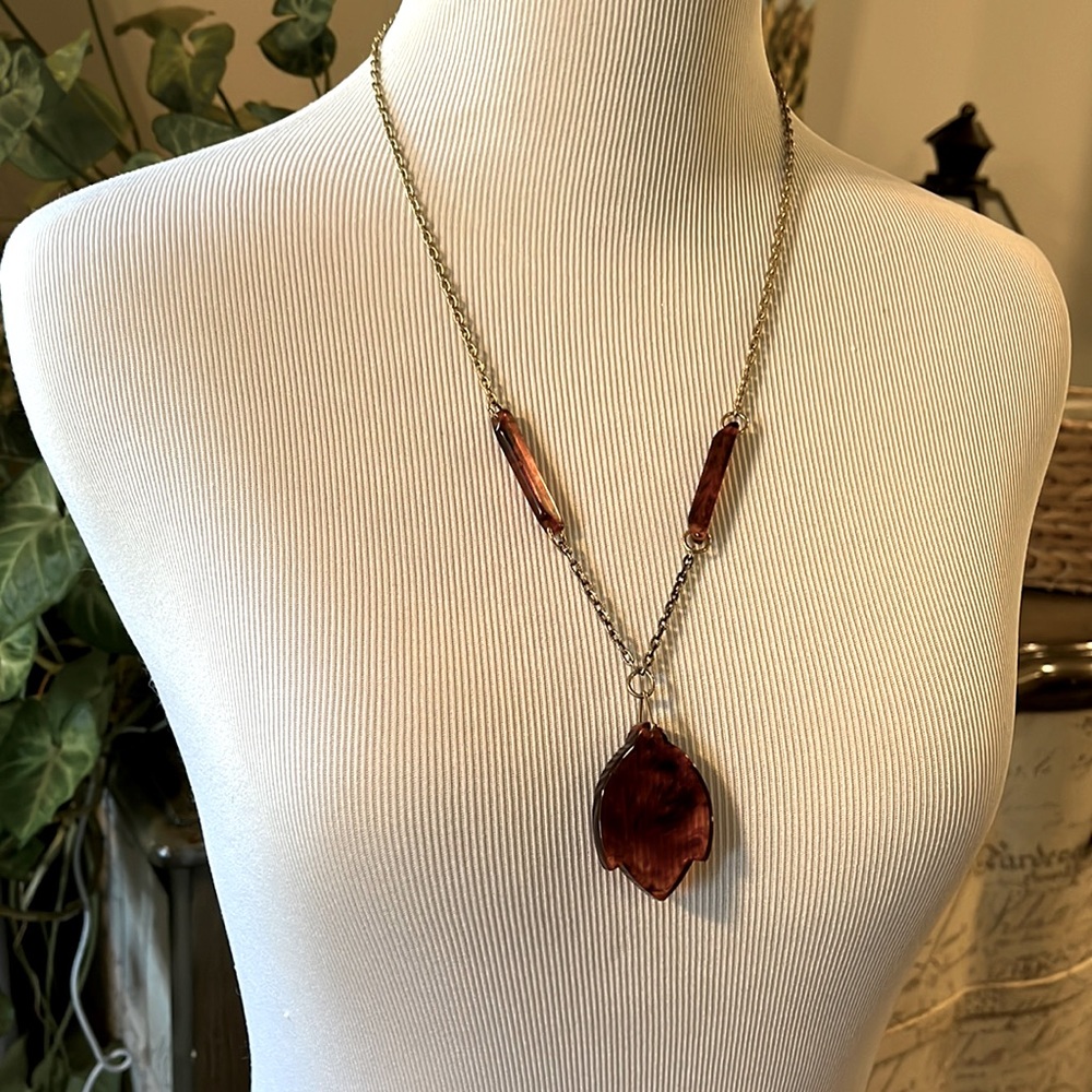 VINTAGE FAUX TORTOISE SHELL NECKLACE AMBER ON GOLD TONE CHAIN